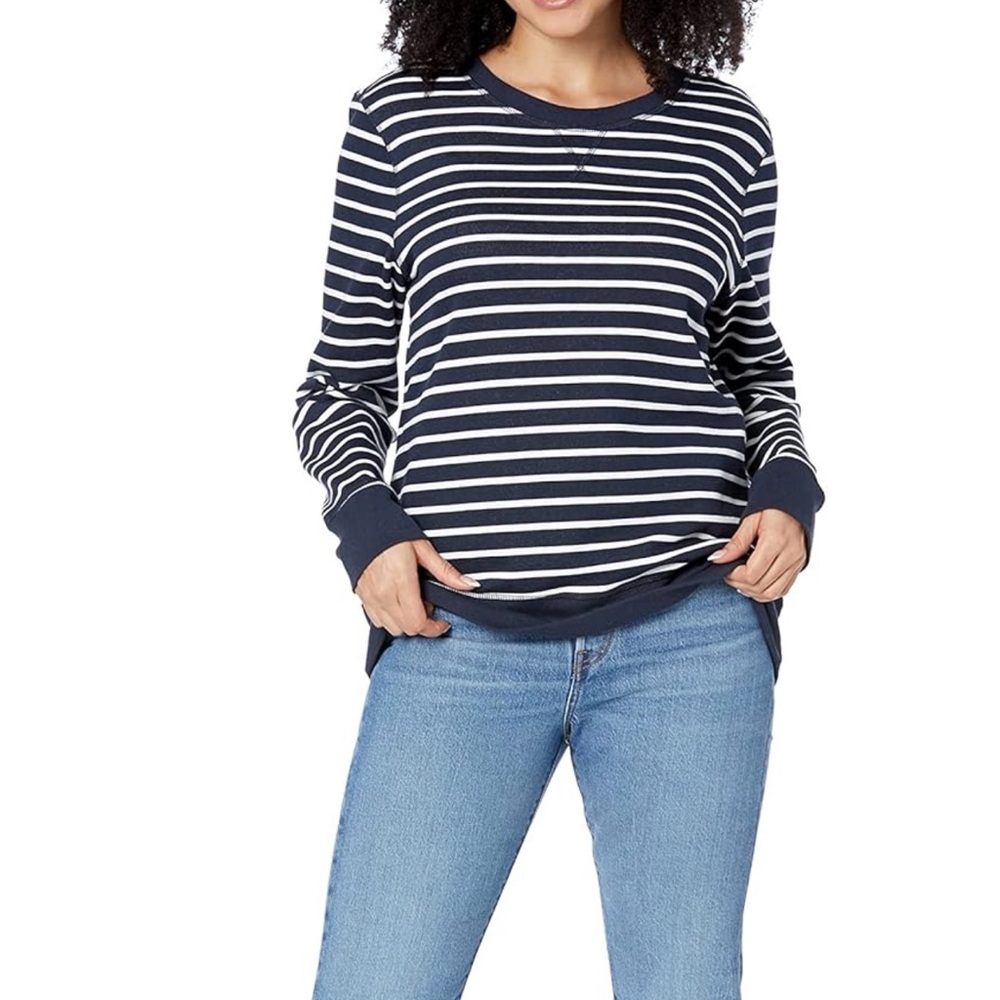 Amazon Essentials Women's Long Sleeve Striped Top - Navy and White